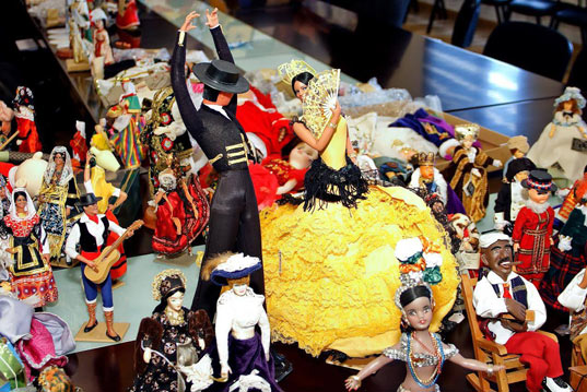 Ереванский музей кукол. 400 кукол вместо Мишель Обамы Марине Хачманукян